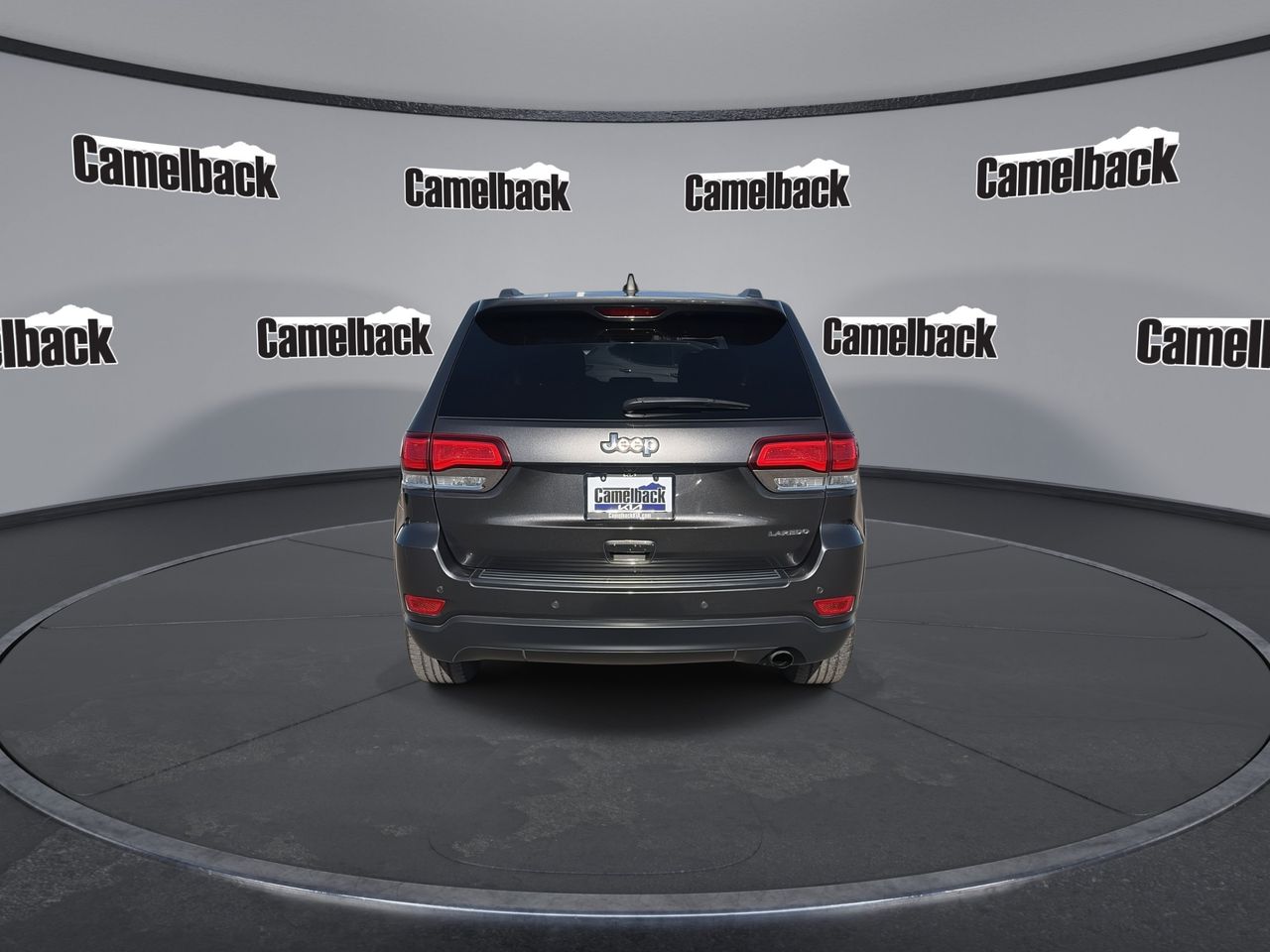 Used 2020 Granite Crystal Jeep Laredo image 6