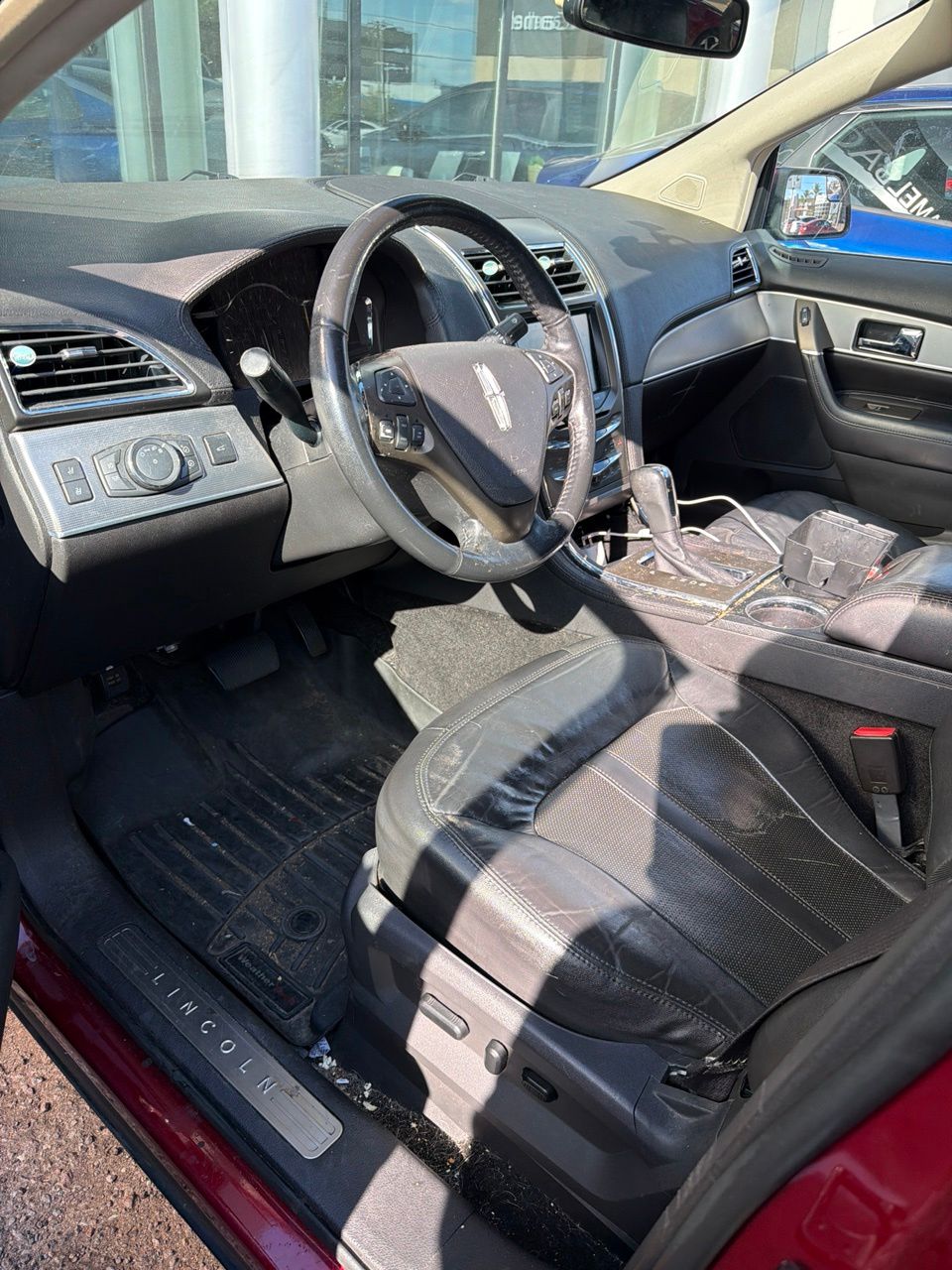 Used 2013 Ruby Lincoln Base image 11