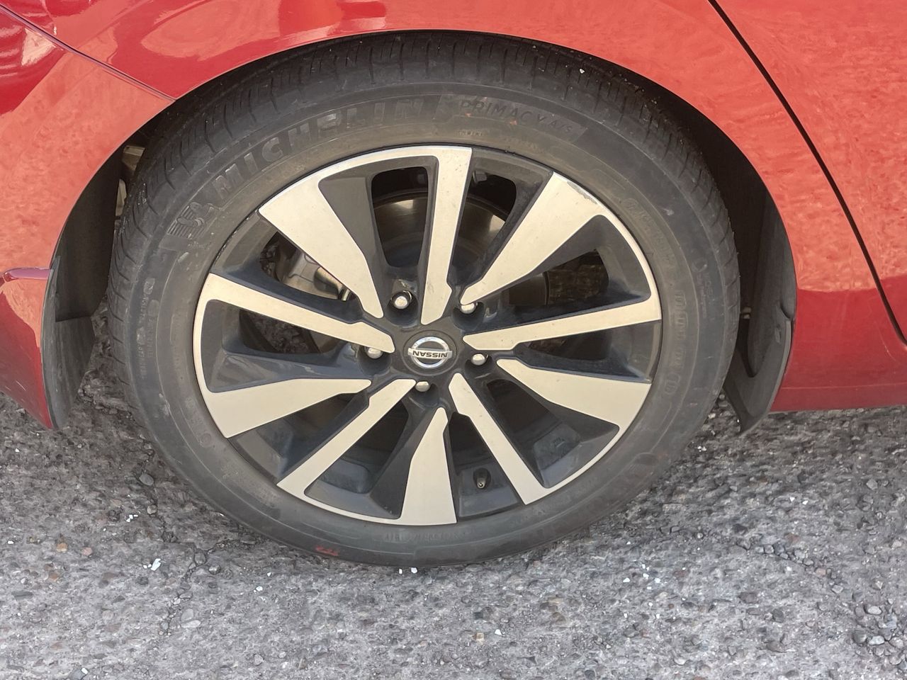Used 2022 Scarlet Ember Tintcoat Nissan SV image 12