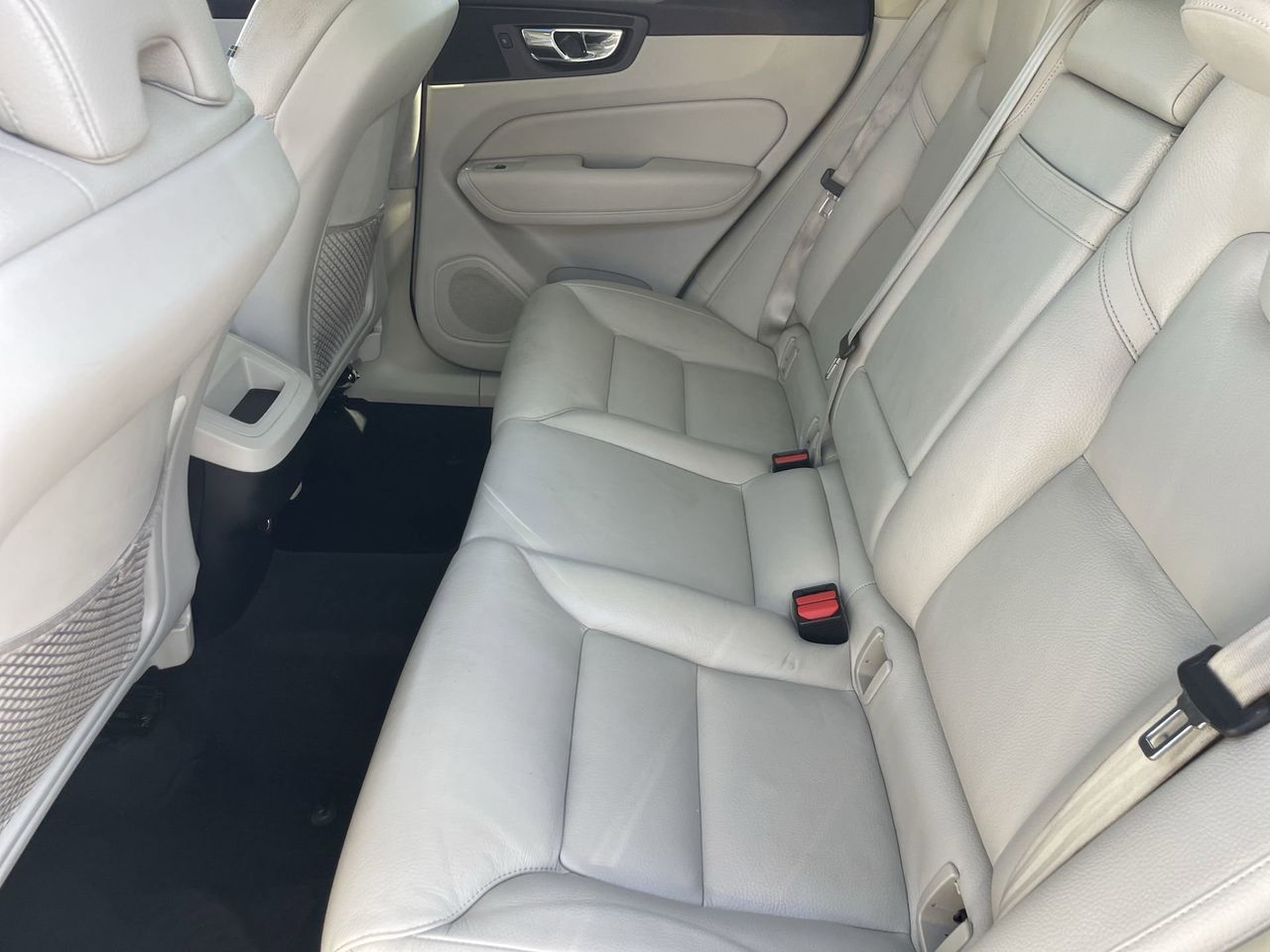 Used 2019 Onyx Black Volvo T5 Momentum image 16