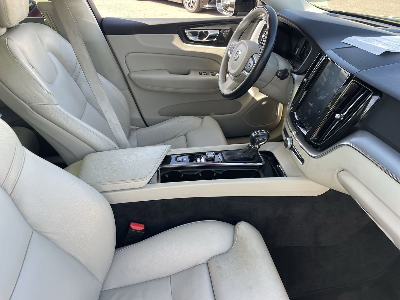 Used 2019 Onyx Black Volvo T5 Momentum image 11