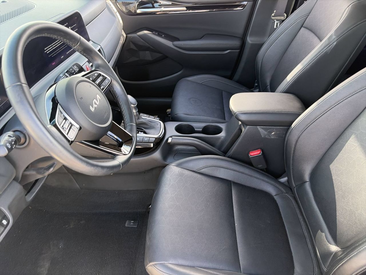 Certified Used 2025 Snow White Pearl Kia EX image 18