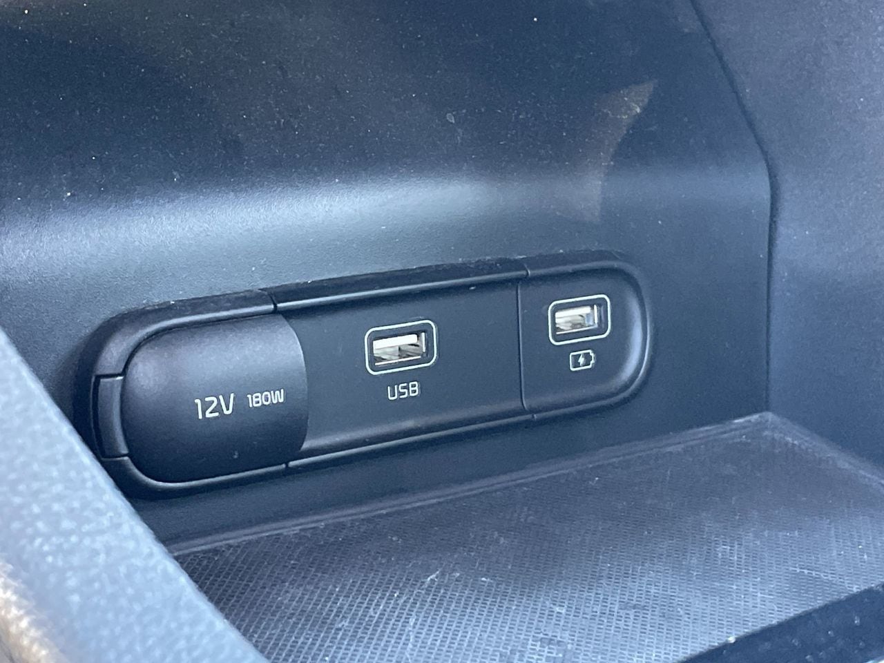 Used 2021 Crystal Beige Kia EX image 28