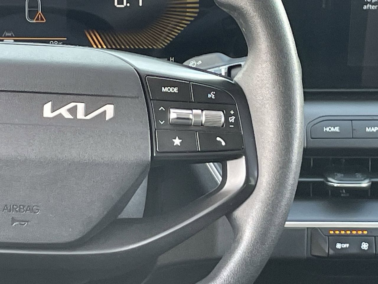 Certified Used 2025 Deep Sea Blue Kia  image 23