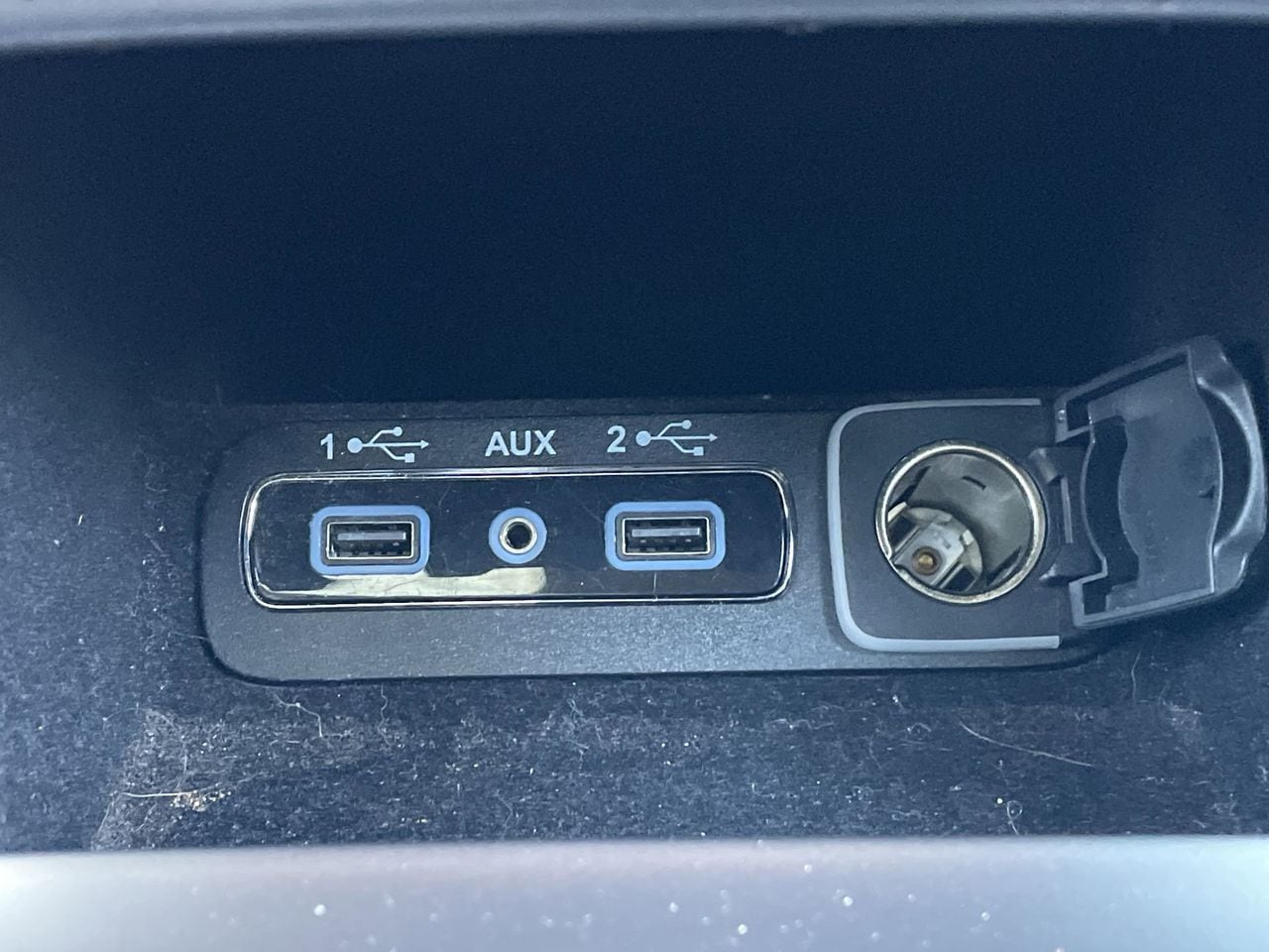 Used 2020 Bright White Jeep Laredo image 24