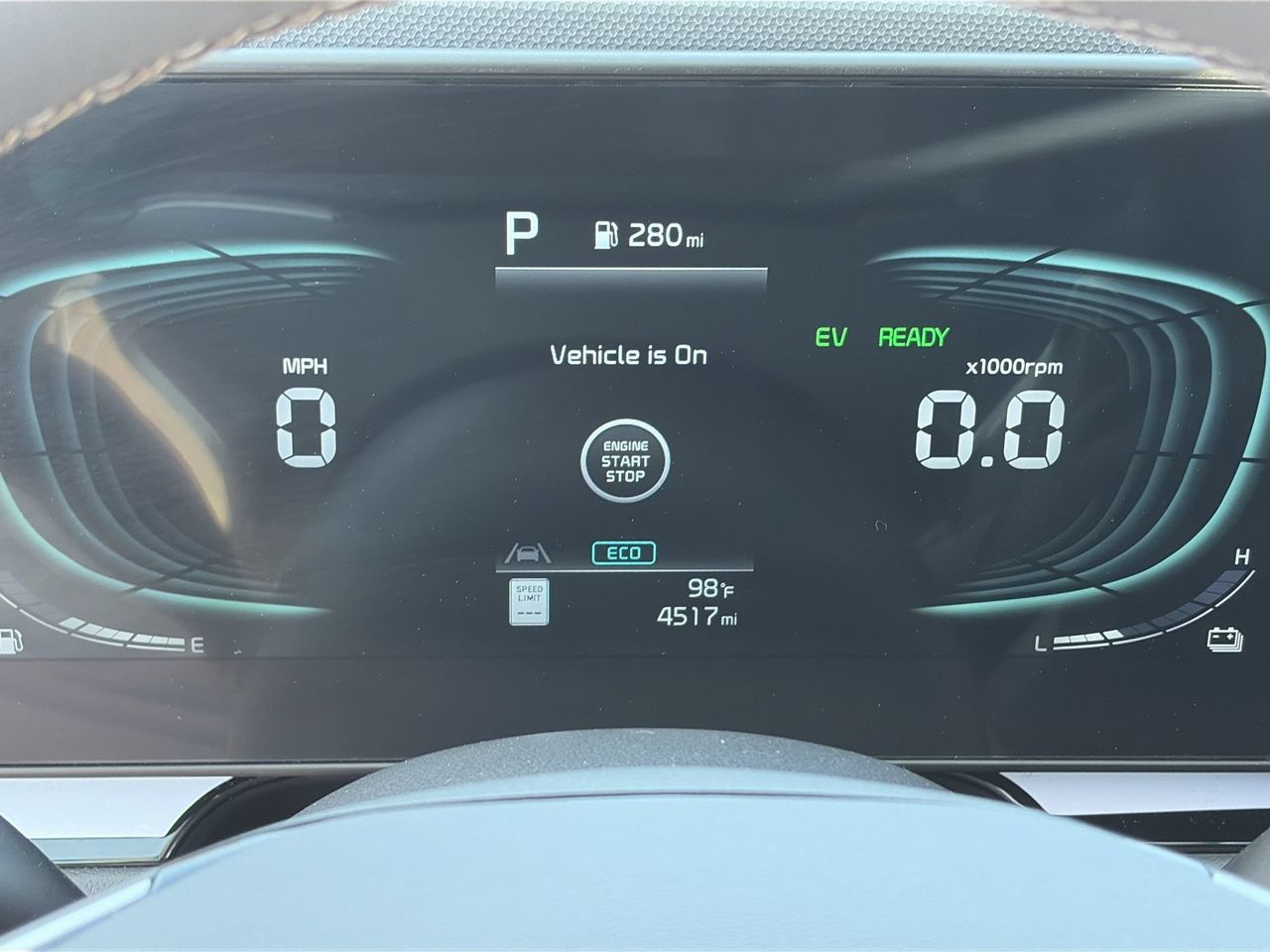 Certified Used 2025 Snow White Pearl Kia EX image 29