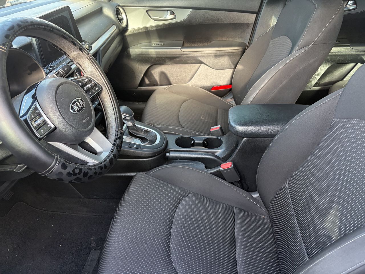 Used 2019 Clear White Kia LXS image 6