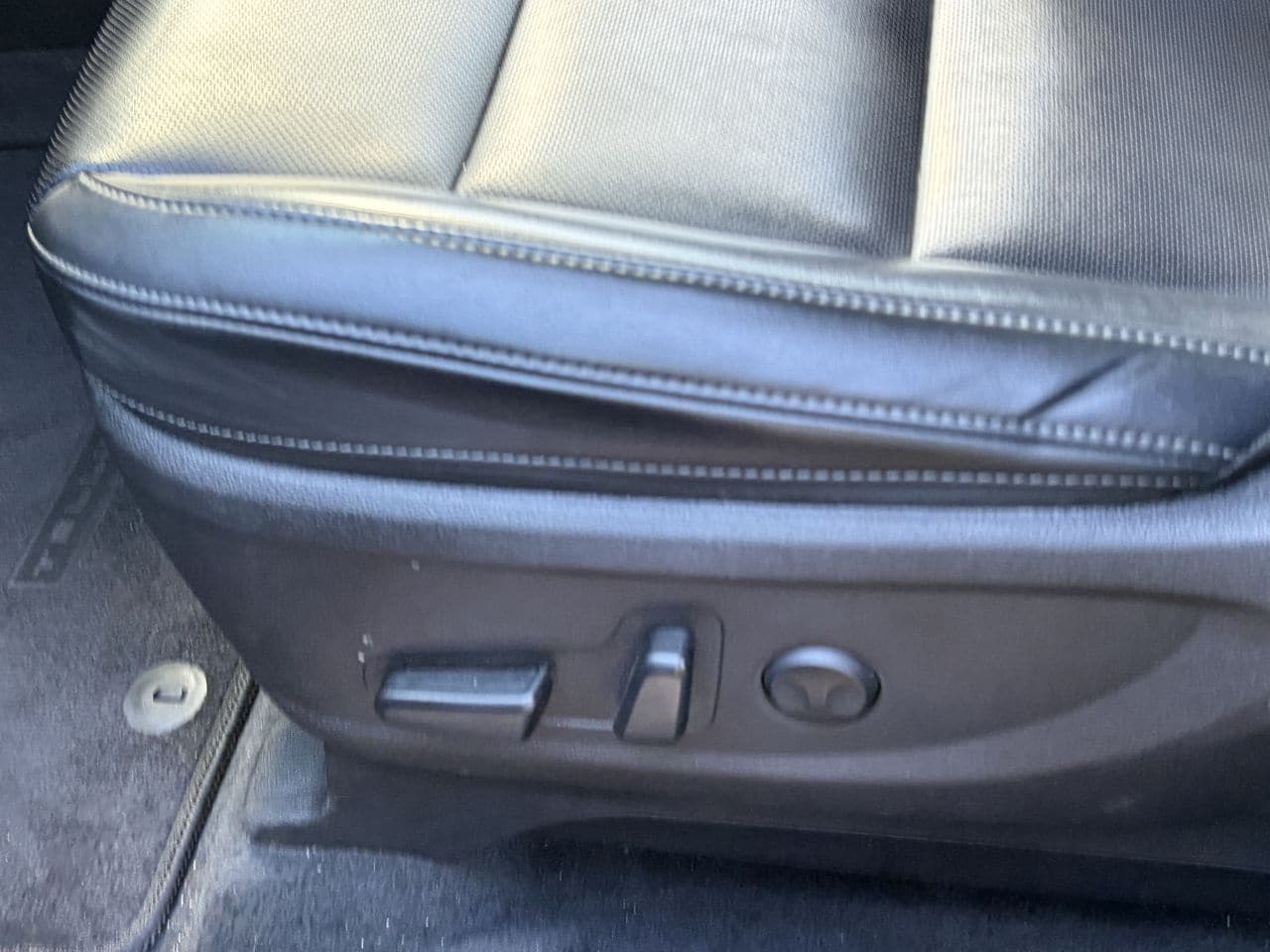 Used 2024 Everlasting Silver Kia S image 9