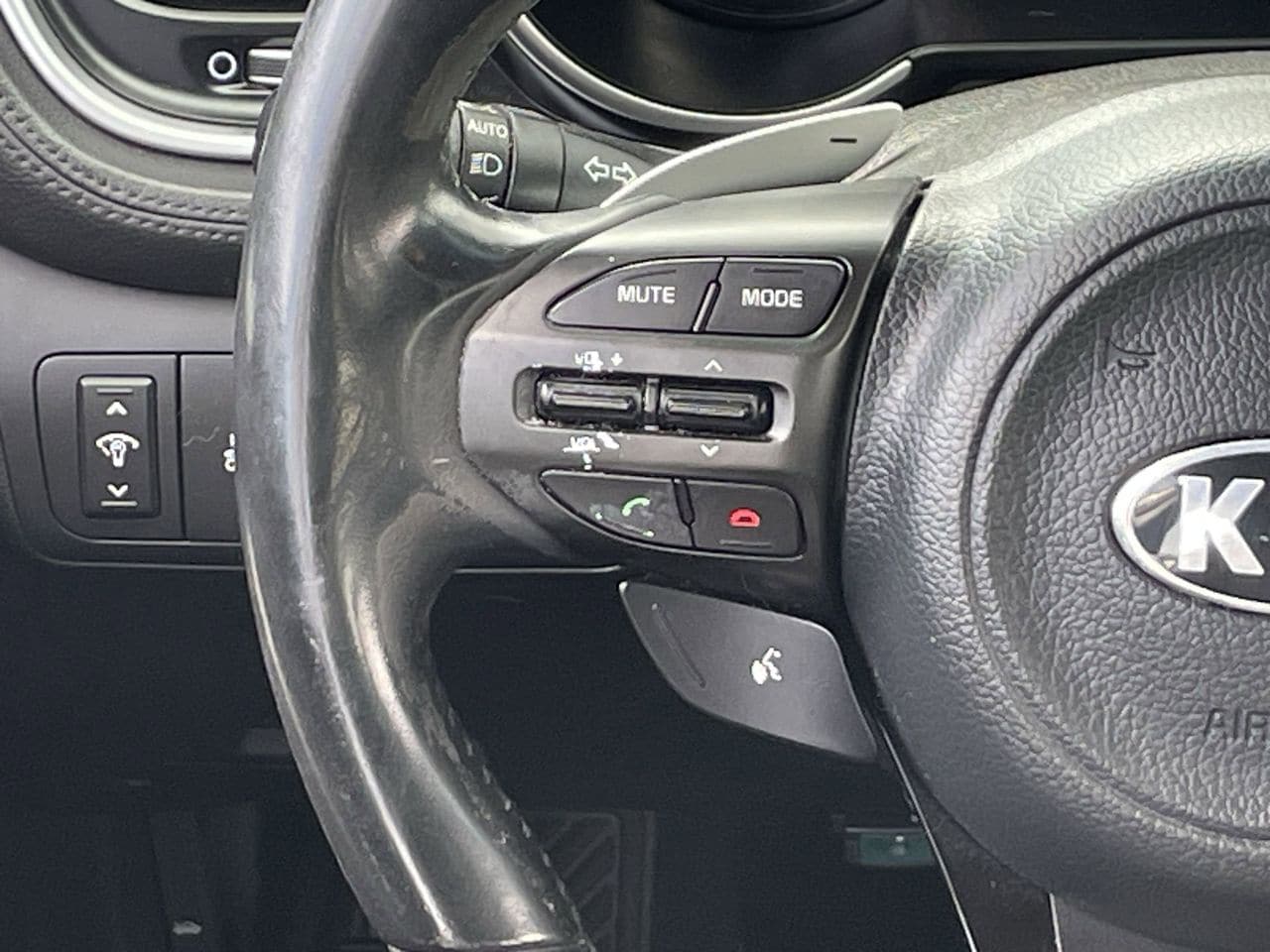 Used 2015 Titanium Silver Kia SX Turbo FWD image 22