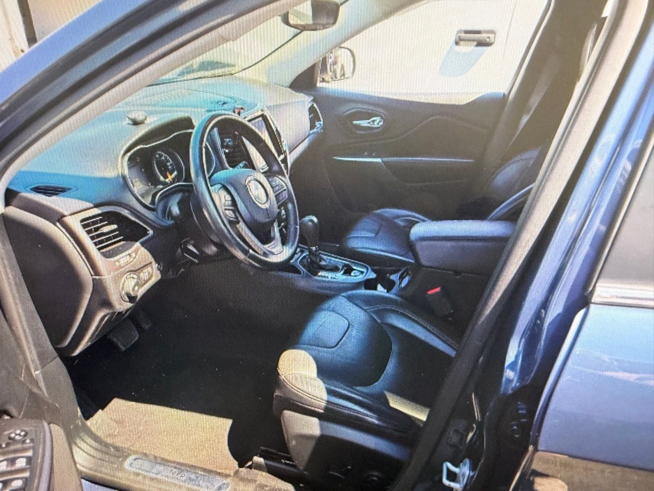 Used 2020 Slate Blue Pearlcoat Jeep Limited image 6