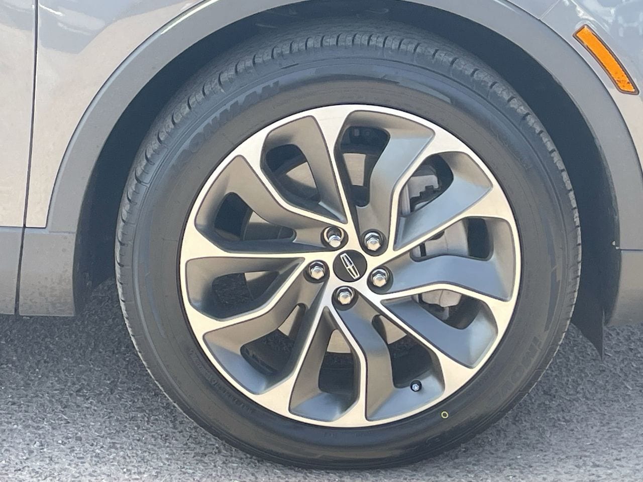 Used 2022 Asher Gray Lincoln Reserve image 9