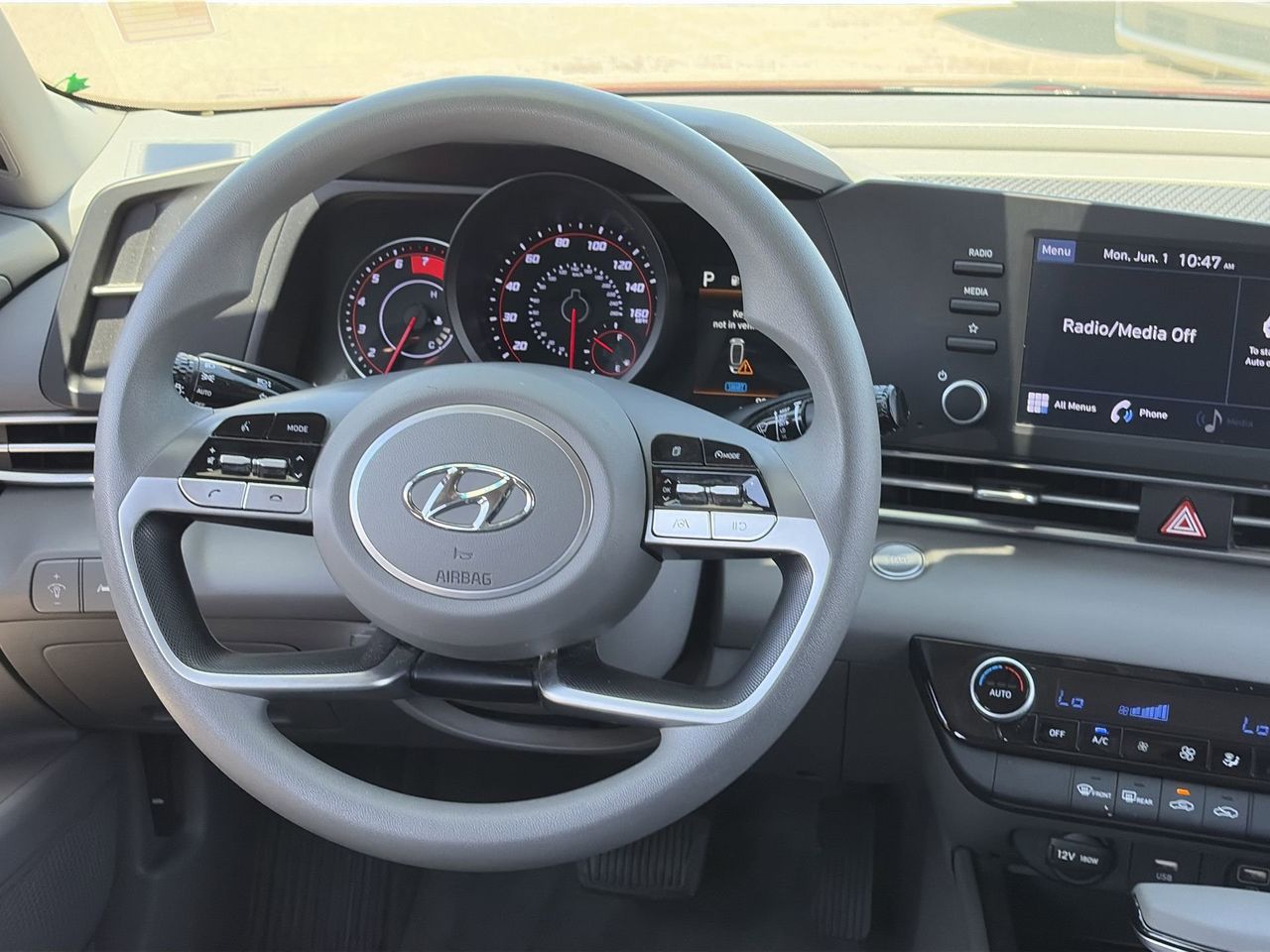 2023 Hyundai Elantra SEL - Photo 13