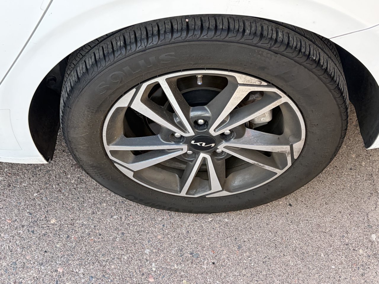 Certified Used 2024 Snow White Pearl Kia LXS image 6