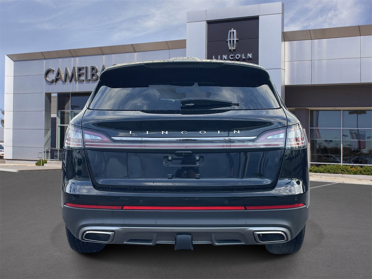 2022 Lincoln Nautilus Reserve photo 2