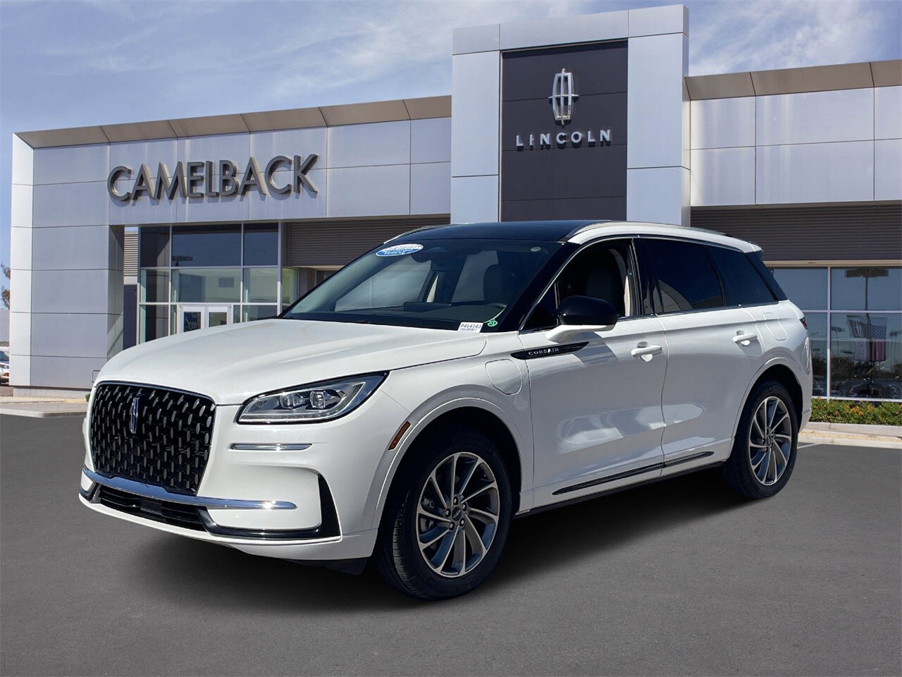 2024 Lincoln Corsair Grand Touring photo 2