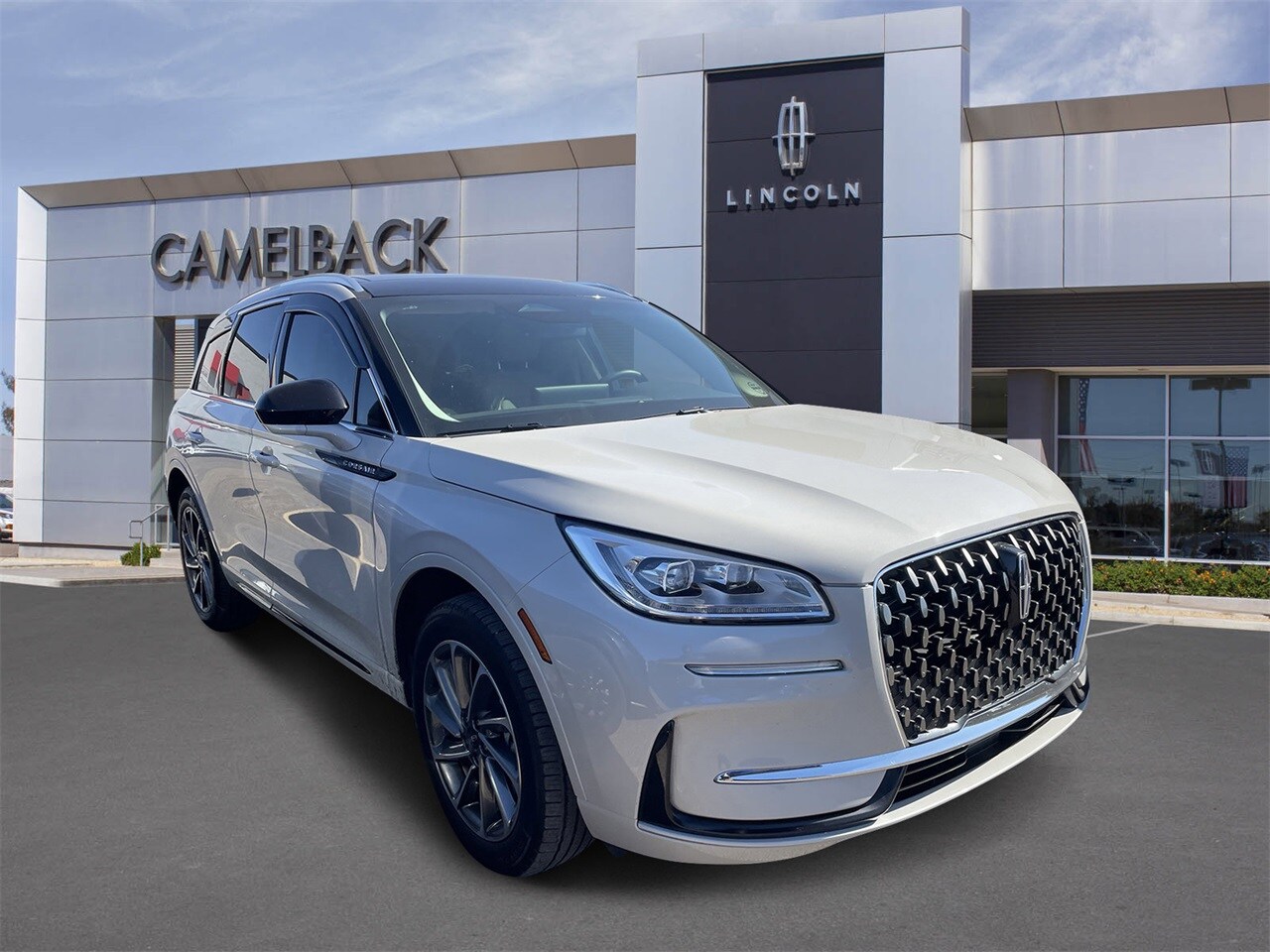 2024 Lincoln Corsair Grand Touring photo 2