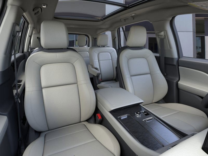 Image 32 of 2025 Lincoln Aviator