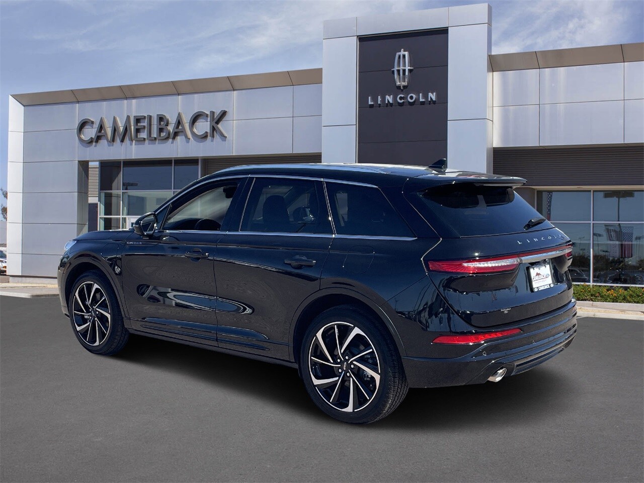 2024 Lincoln Corsair Grand Touring photo 3