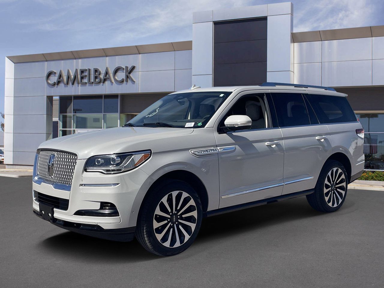 Ceramic Pearl MET 3C 2024 Lincoln Navigator Reserve 4WD SUV / Crossover Four-Wheel Drive Automatic
