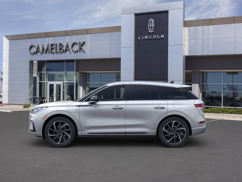 2024 Lincoln Corsair Grand Touring photo 3