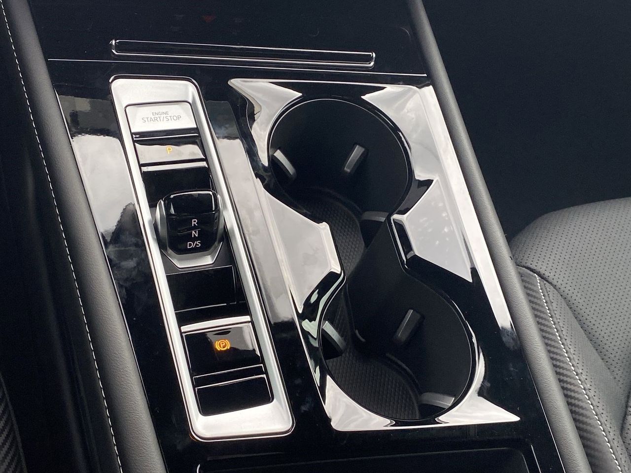 2026 Volkswagen Atlas Cross Sport SE w/Tech - Photo 26