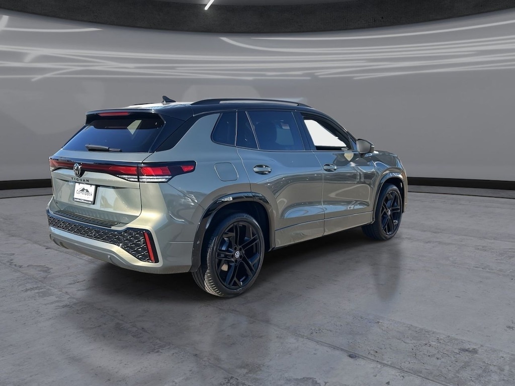 New 2026 Volkswagen Tiguan SE R-Line Black SUV