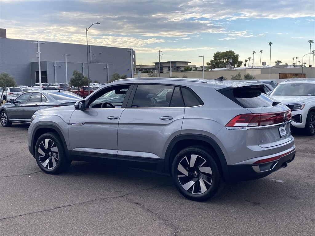 New 2026 Volkswagen Atlas Cross Sport 2.0T SE w/Technology SUV