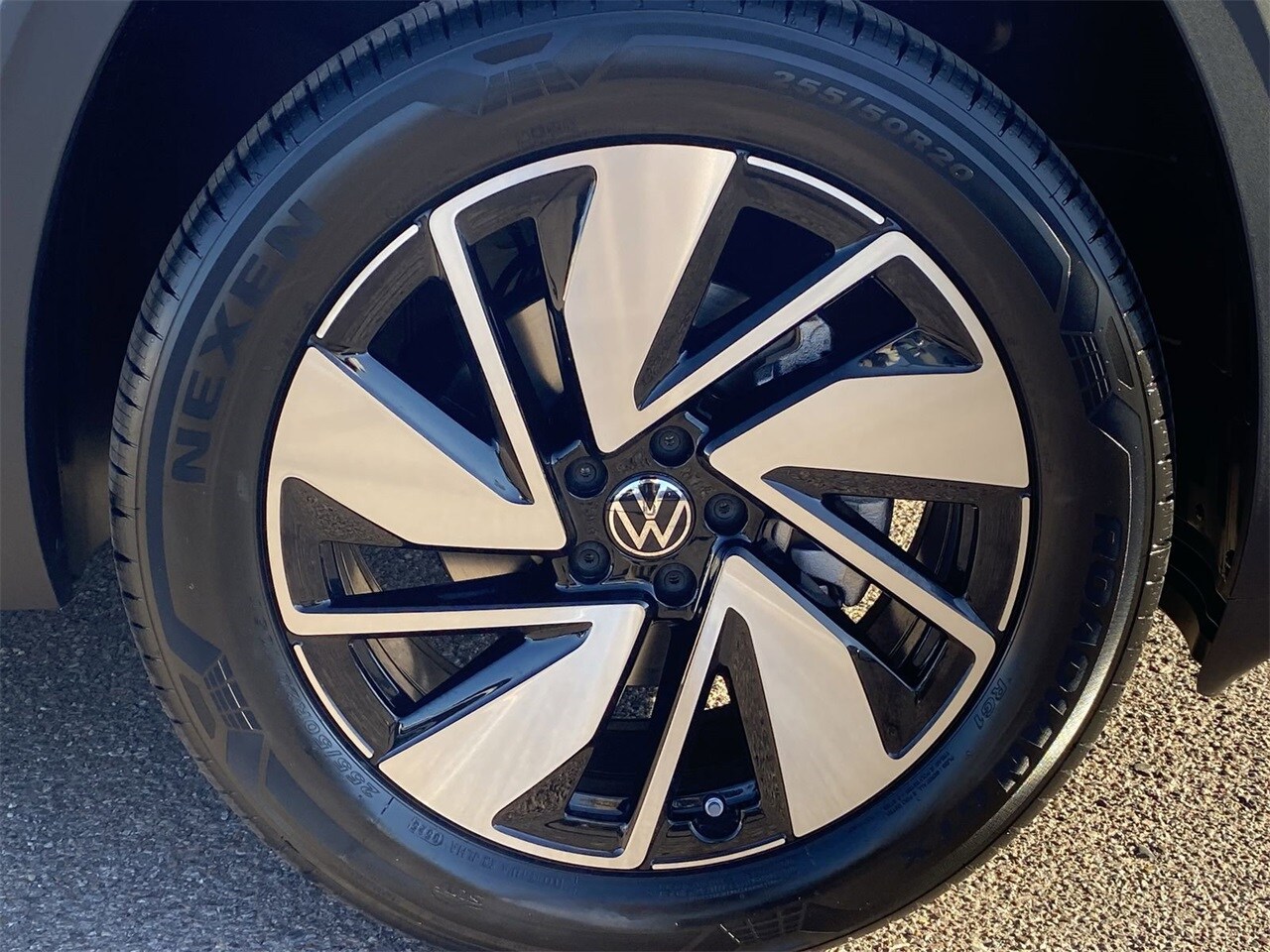 2026 Volkswagen Atlas SE Technology photo 2