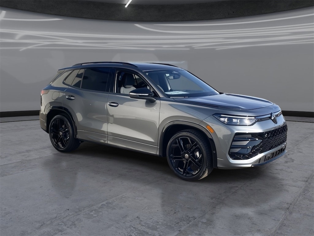 New 2026 Volkswagen Tiguan 2.0T SE R-Line Black SUV