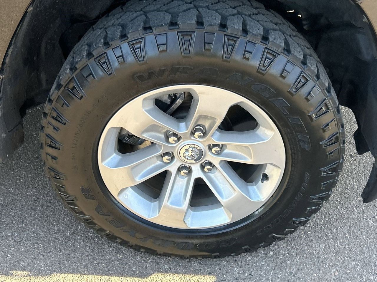 View vehicle photo 7
