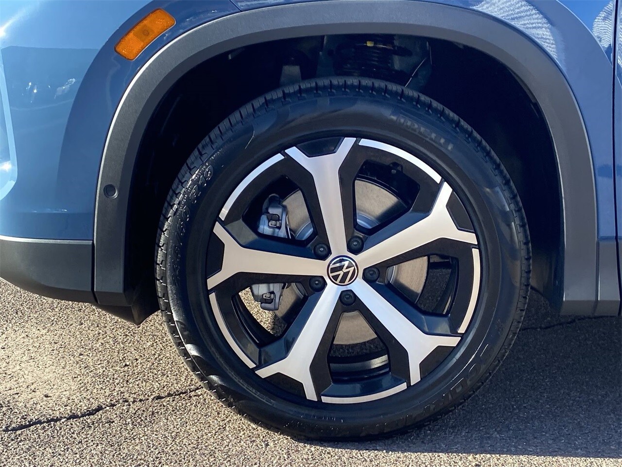 2026 Volkswagen Tiguan SE photo 2