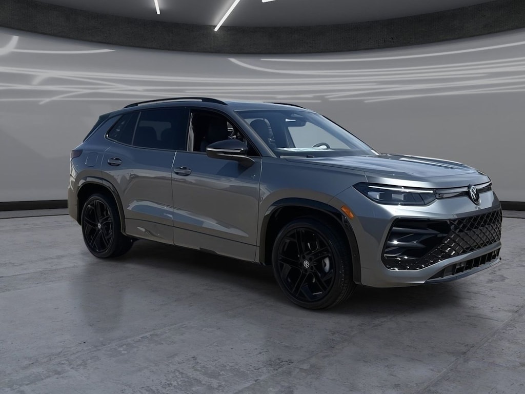 New 2026 Volkswagen Tiguan 2.0T SE R-Line Black SUV