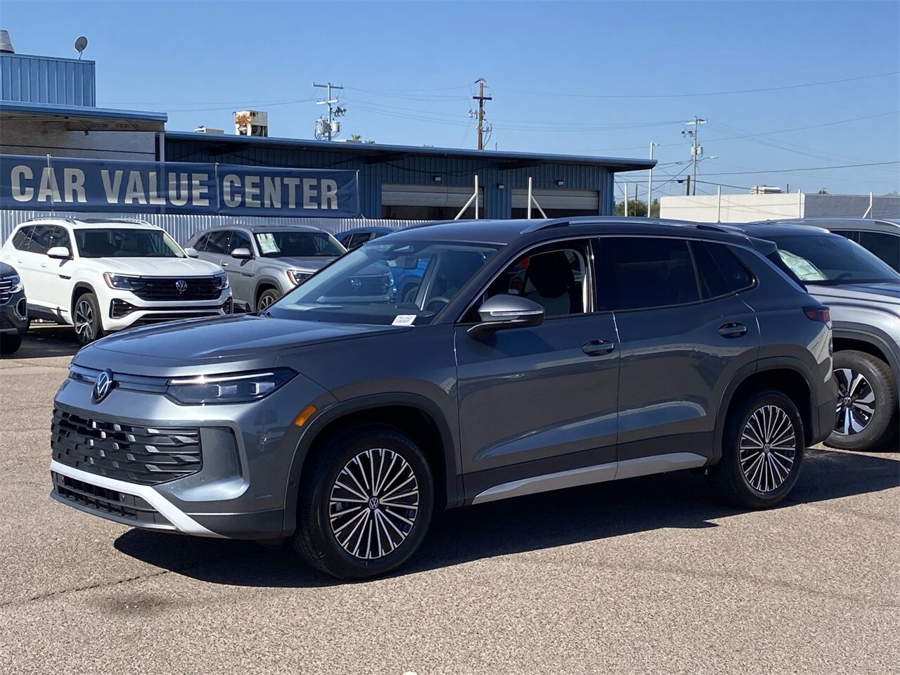 2025 Volkswagen Tiguan S photo 4