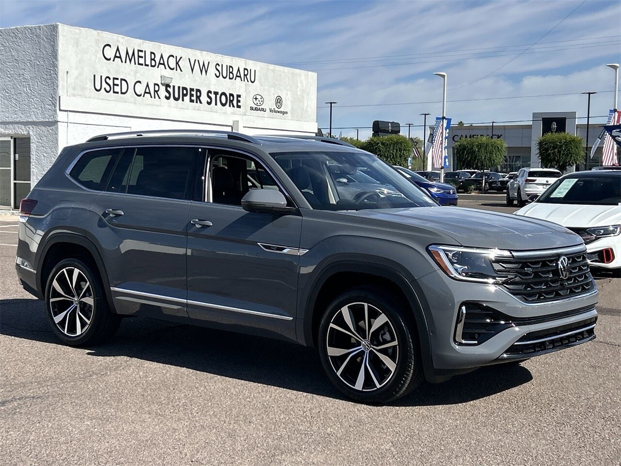 2025 Volkswagen Atlas SEL Premium R-Line photo 3