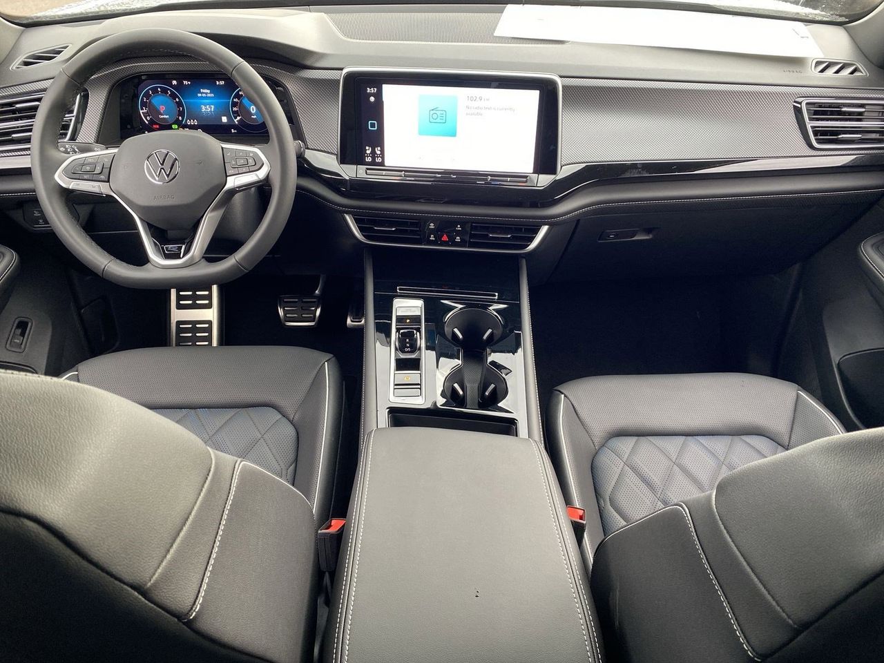 2026 Volkswagen Atlas Cross Sport SEL Premium R-LINE - Photo 11