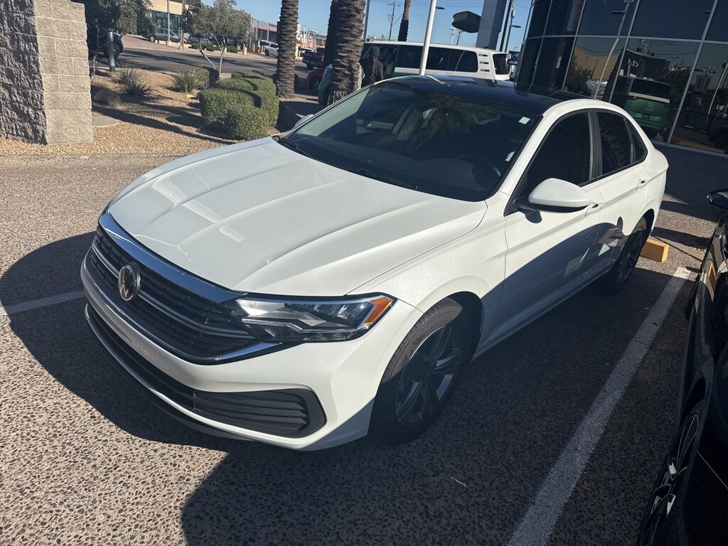 Used 2024 Volkswagen Jetta 1.5T SE Sedan