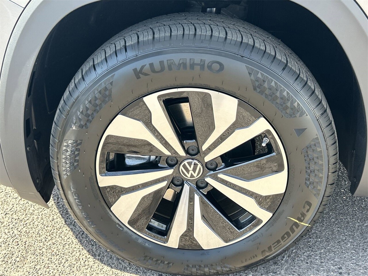 Image 2 of 2025 Volkswagen Atlas