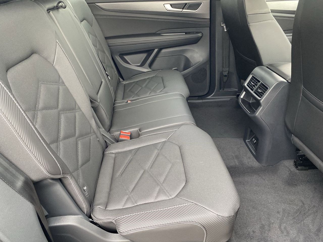 2026 Volkswagen Atlas Cross Sport SE w/Tech - Photo 9
