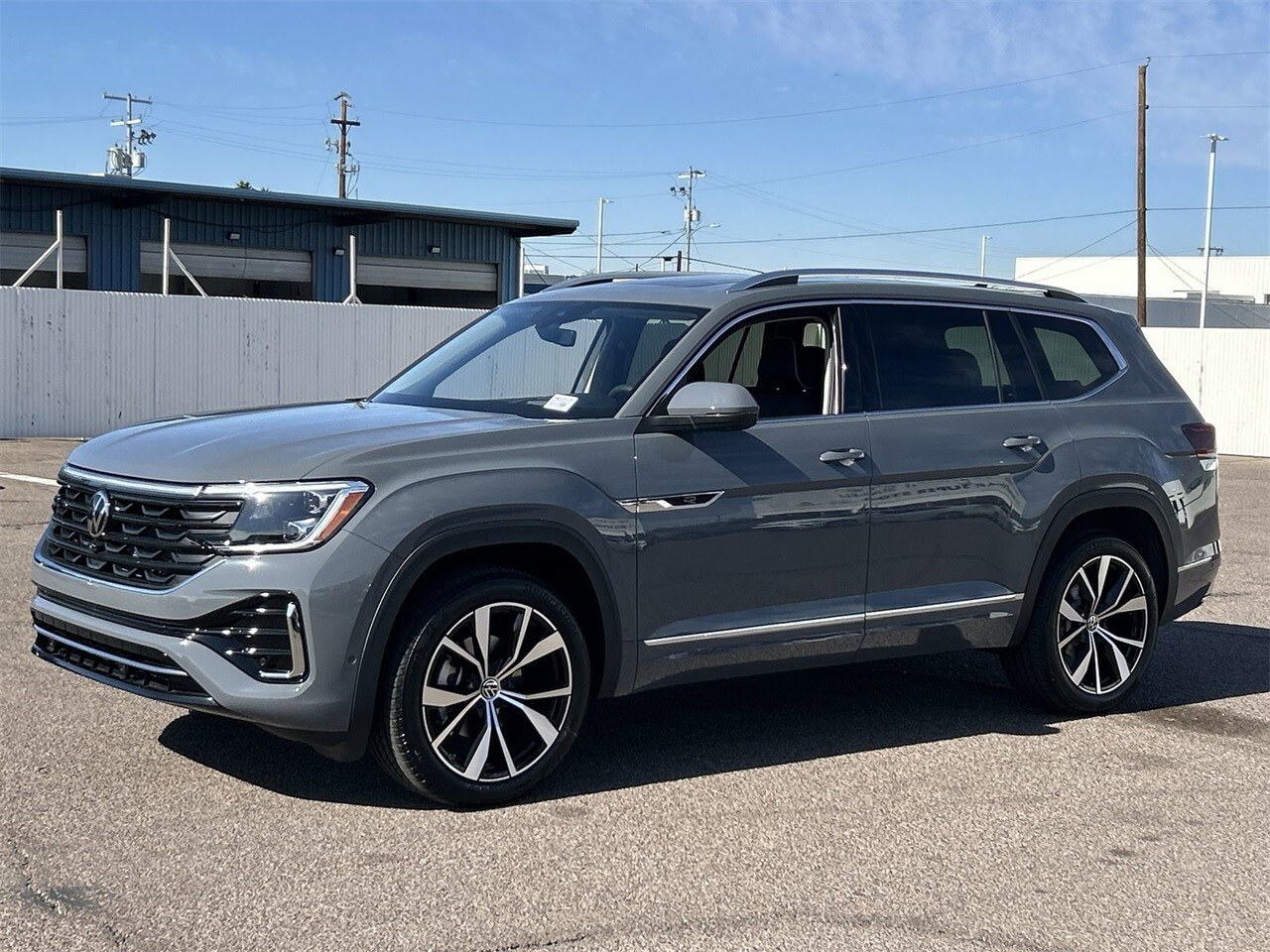 2025 Volkswagen Atlas SEL Premium R-Line photo 4