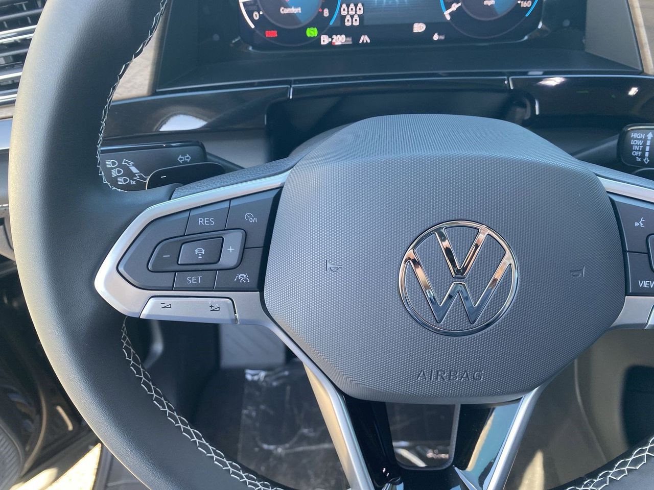 2026 Volkswagen Atlas SE w/Tech - Photo 19