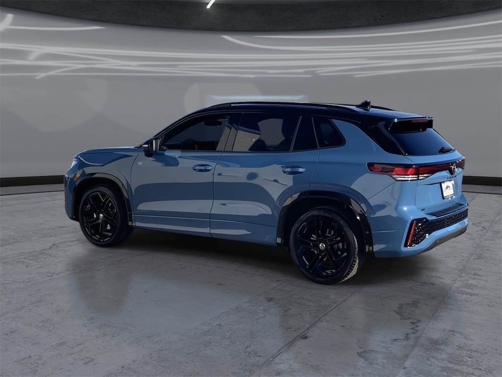 New 2026 Volkswagen Tiguan 2.0T SE R-Line Black SUV