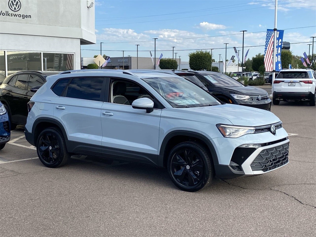 2025 Volkswagen Taos SE photo 3