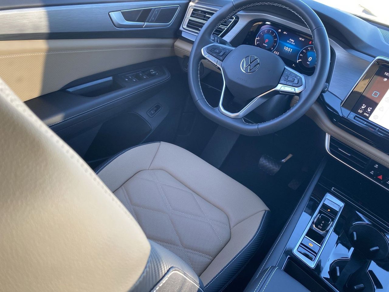 2026 Volkswagen Atlas Cross Sport SE w/Tech - Photo 10