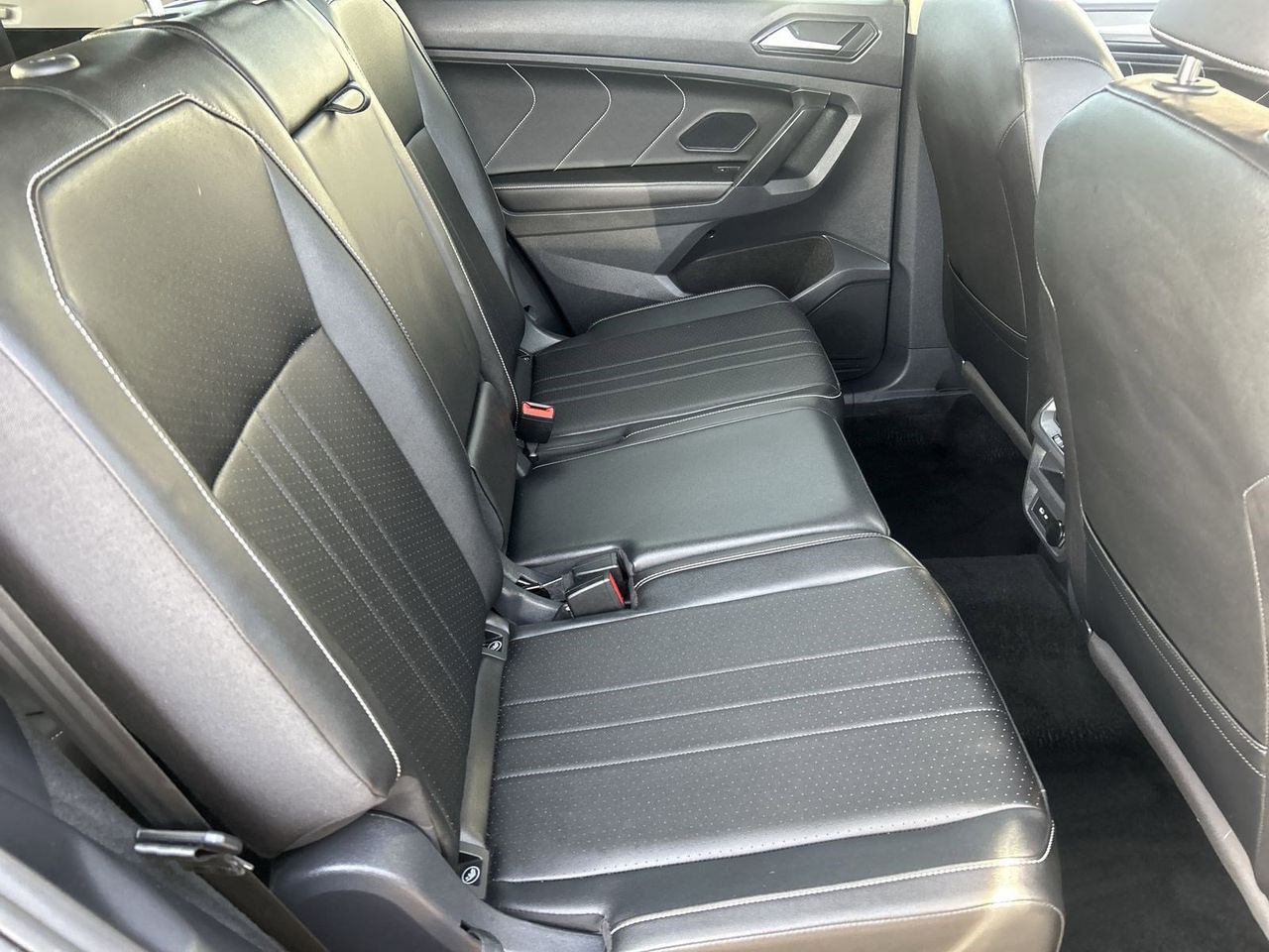 2023 Volkswagen Tiguan SE - Photo 10