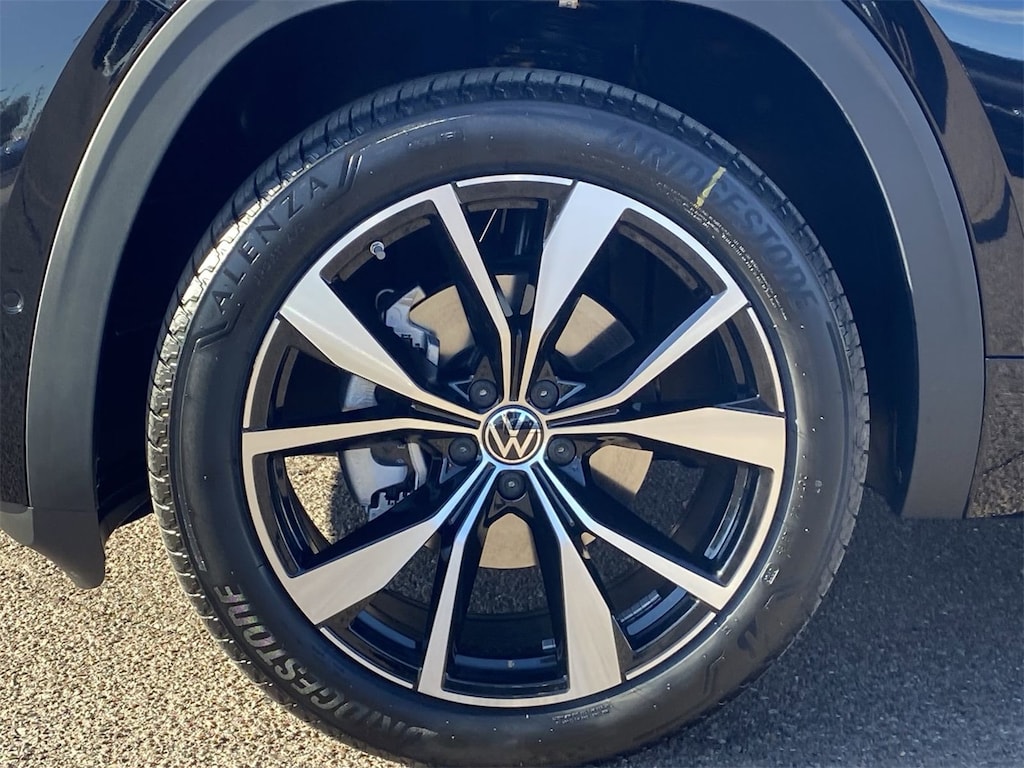New 2026 Volkswagen Atlas Cross Sport 2.0T SEL Premium R-Line SUV