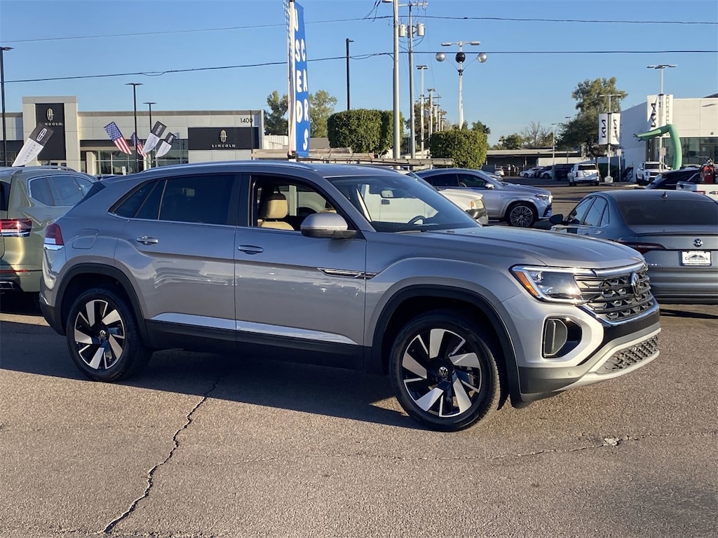 New 2026 Volkswagen Atlas Cross Sport 2.0T SE w/Technology SUV