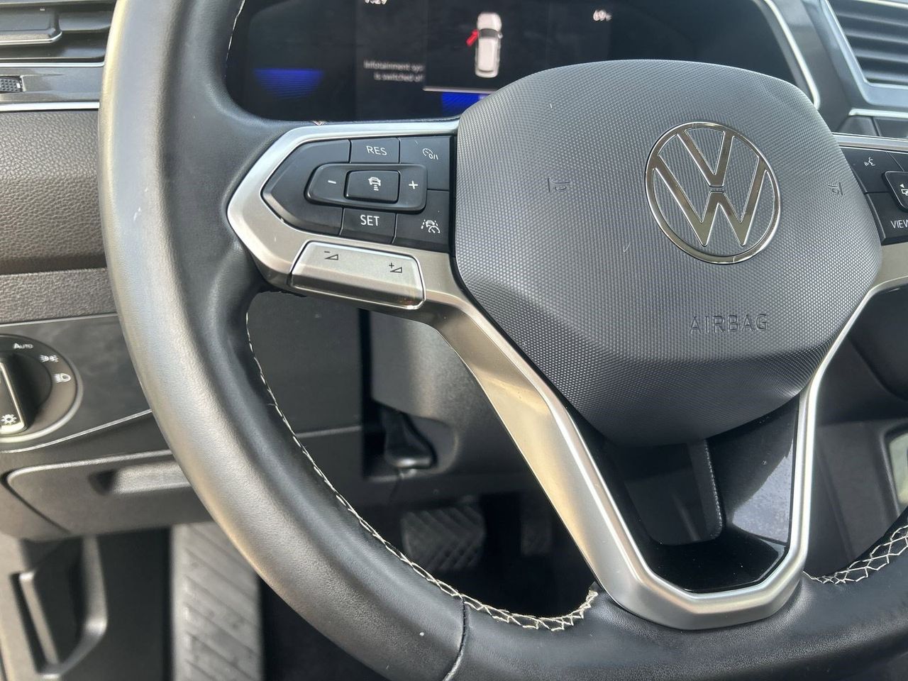 2023 Volkswagen Tiguan SE - Photo 21