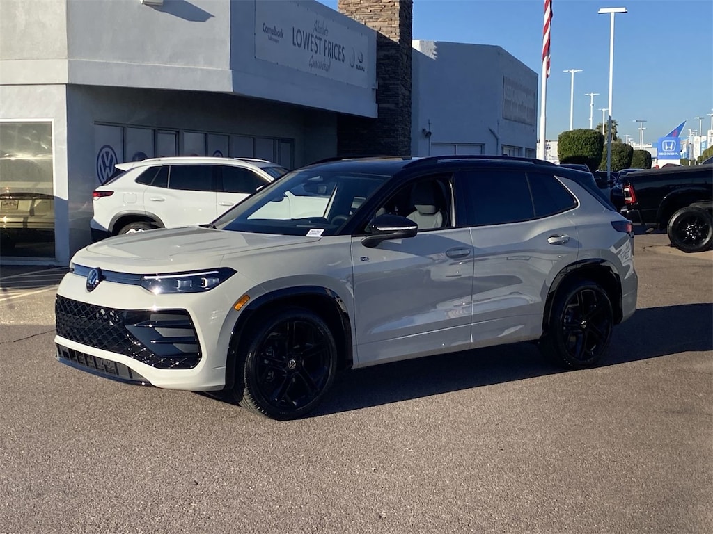New 2026 Volkswagen Tiguan 2.0T SE R-Line Black SUV