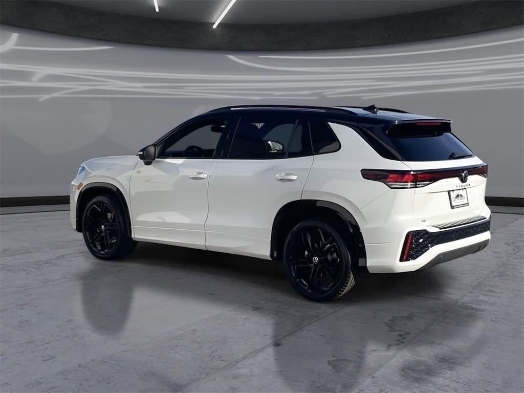 New 2026 Volkswagen Tiguan 2.0T SE R-Line Black SUV