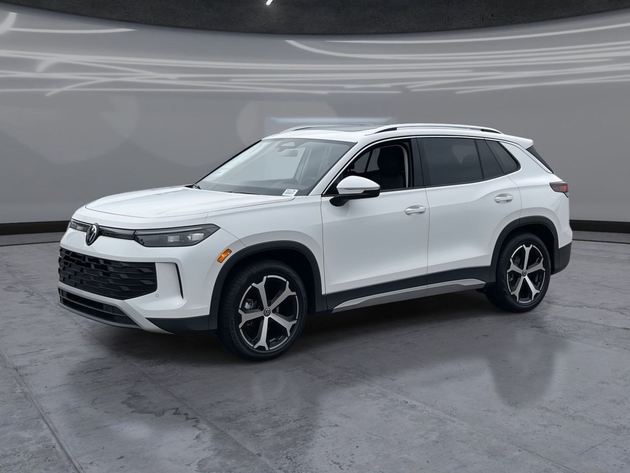 2026 Volkswagen Tiguan 2.0T SE's photo
